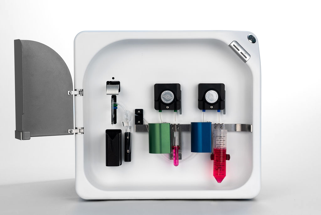 Nanocellect-Wolf-Cell-Sorter-front-open